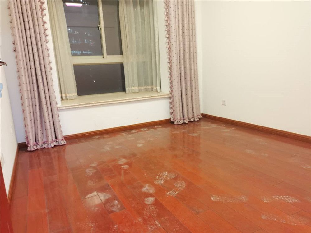 润华国际中心 3室2厅2卫 137m&sup2;