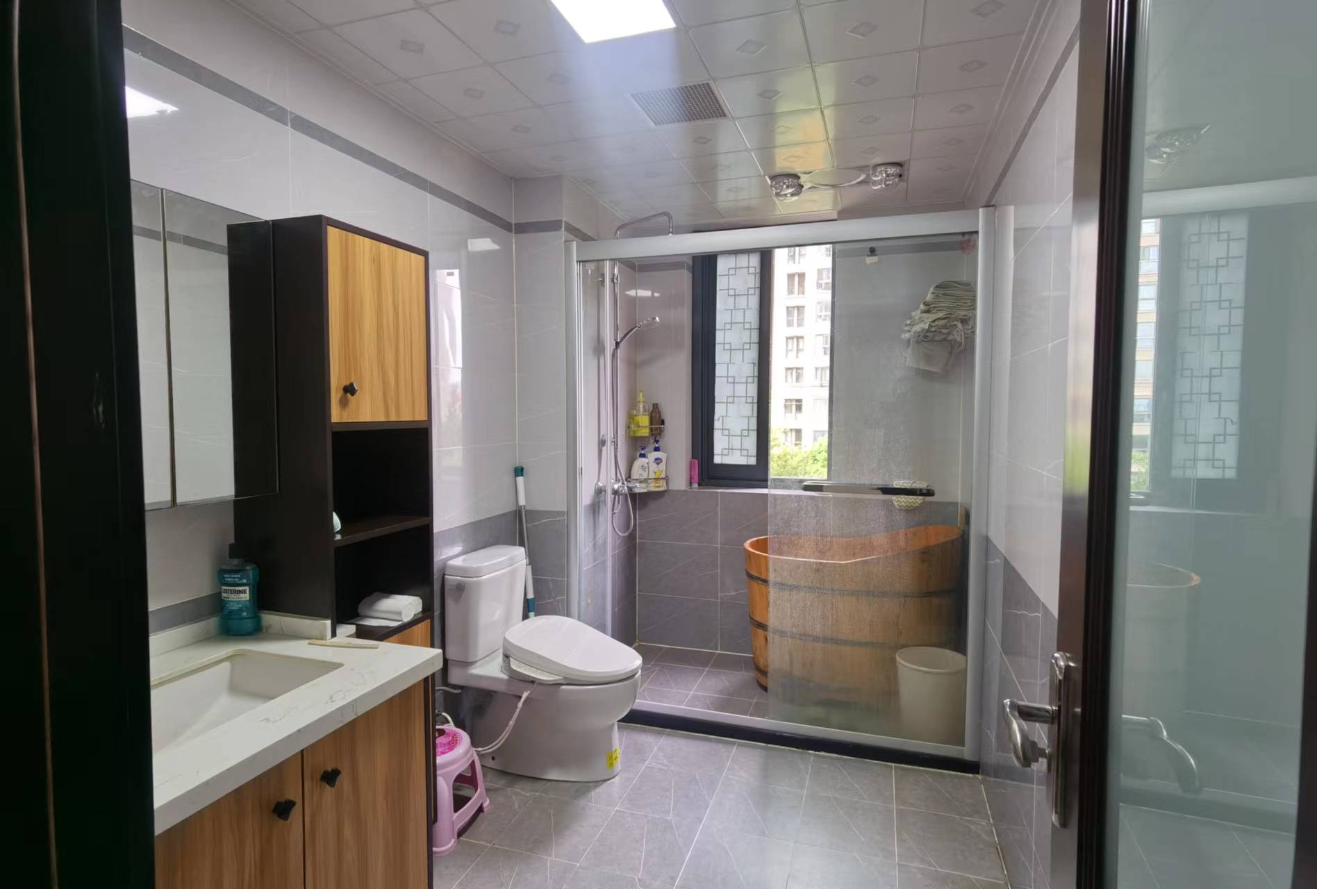 中港城皇家公寓 3室2厅1卫 142.06m&sup2;