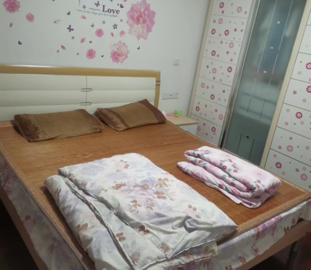 虹桥新苑 3室2厅1卫 123.00m&sup2;