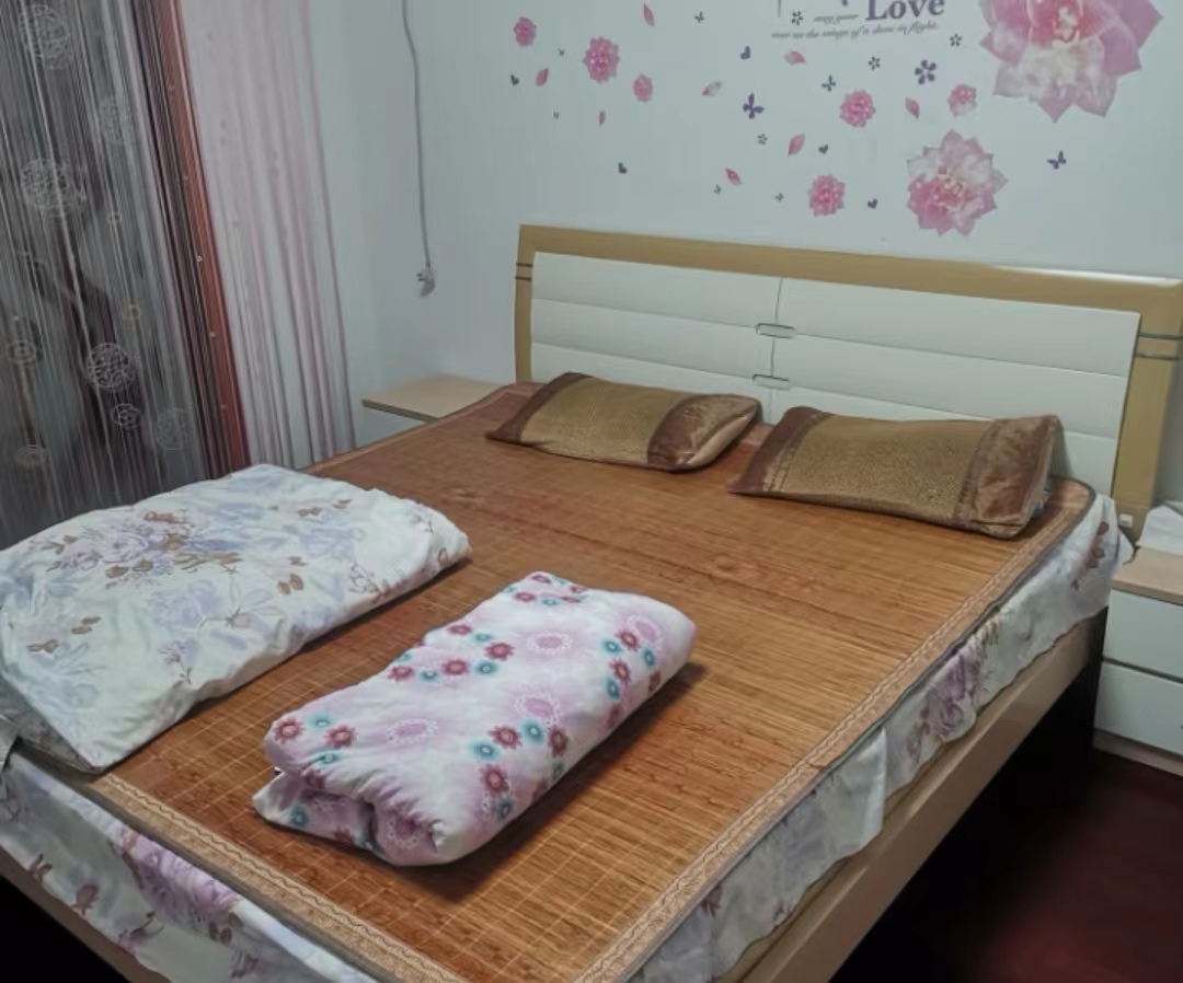 虹桥新苑 3室2厅1卫 123.00m&sup2;