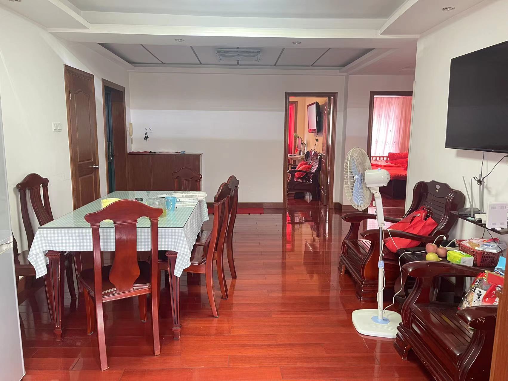 新建花苑 3室2厅1卫 105m&sup2;