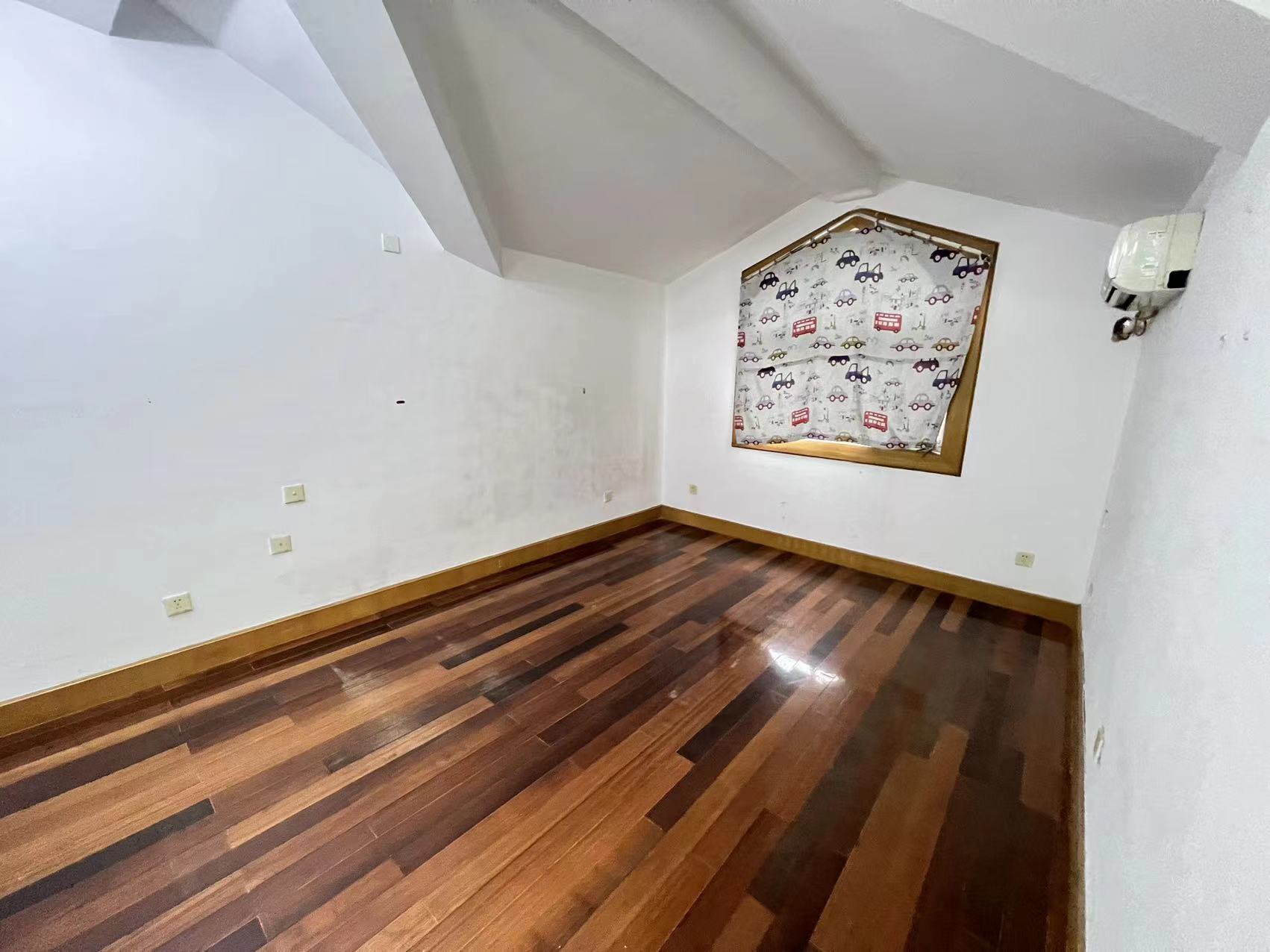 北濠桥东村 4室1厅2卫 108m&sup2;