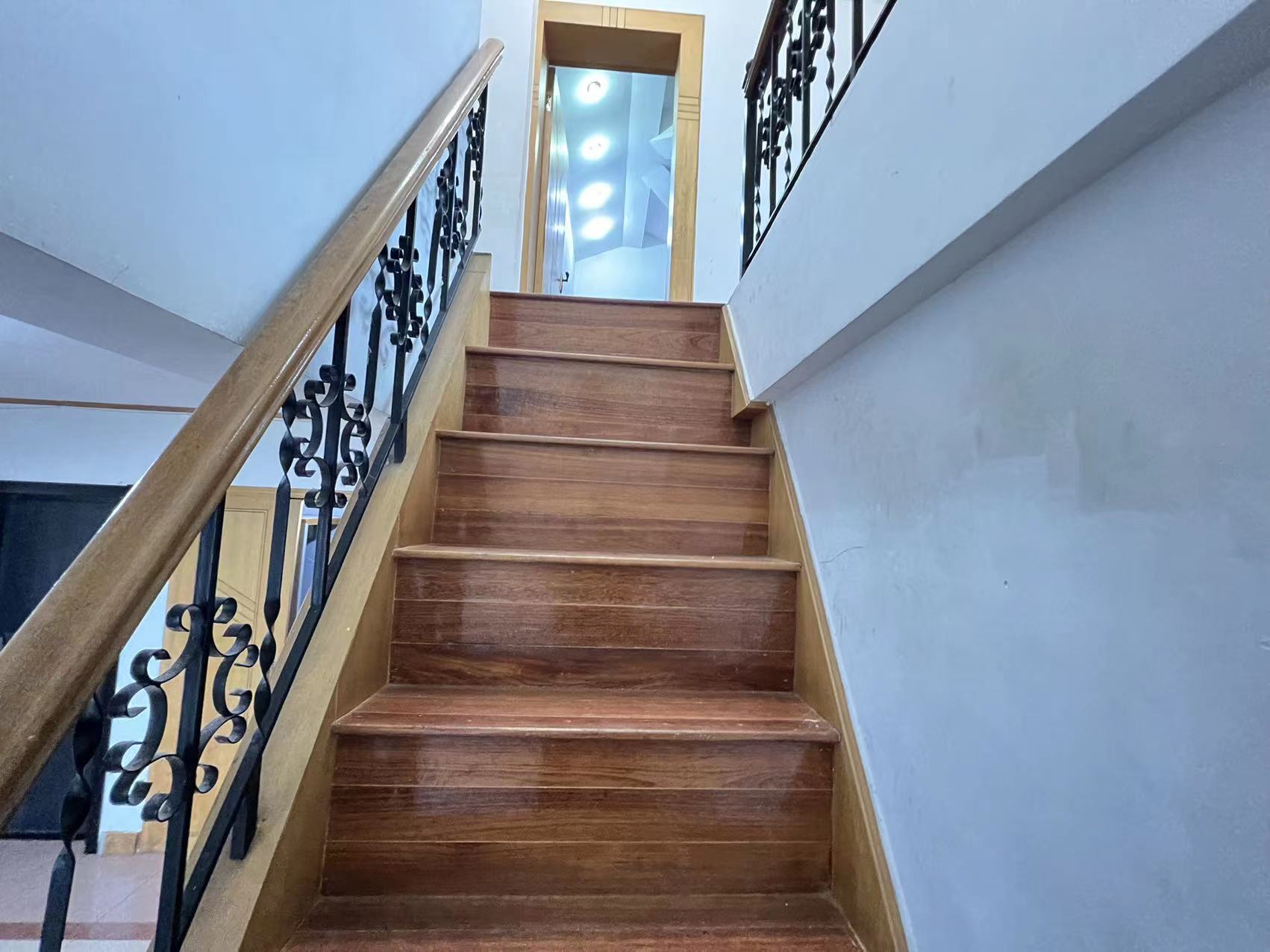 北濠桥东村 4室1厅2卫 108m&sup2;