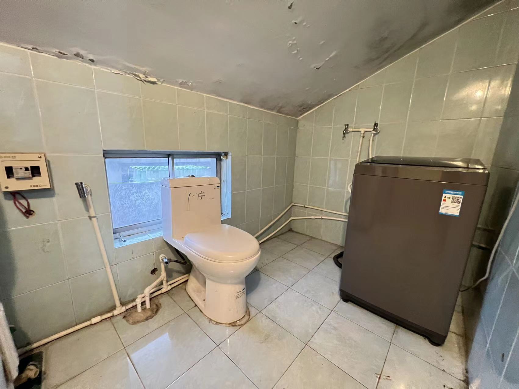 北濠桥东村 4室1厅2卫 108m&sup2;
