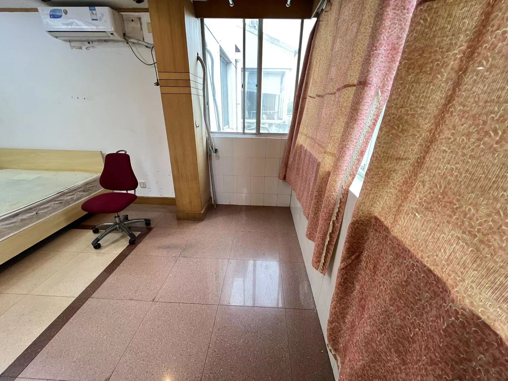 北濠桥东村 4室1厅2卫 108m&sup2;