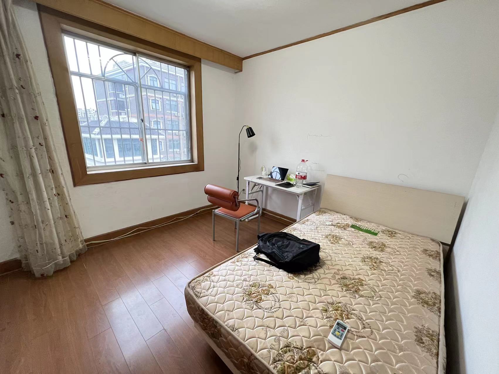 北濠桥东村 4室1厅2卫 108m&sup2;