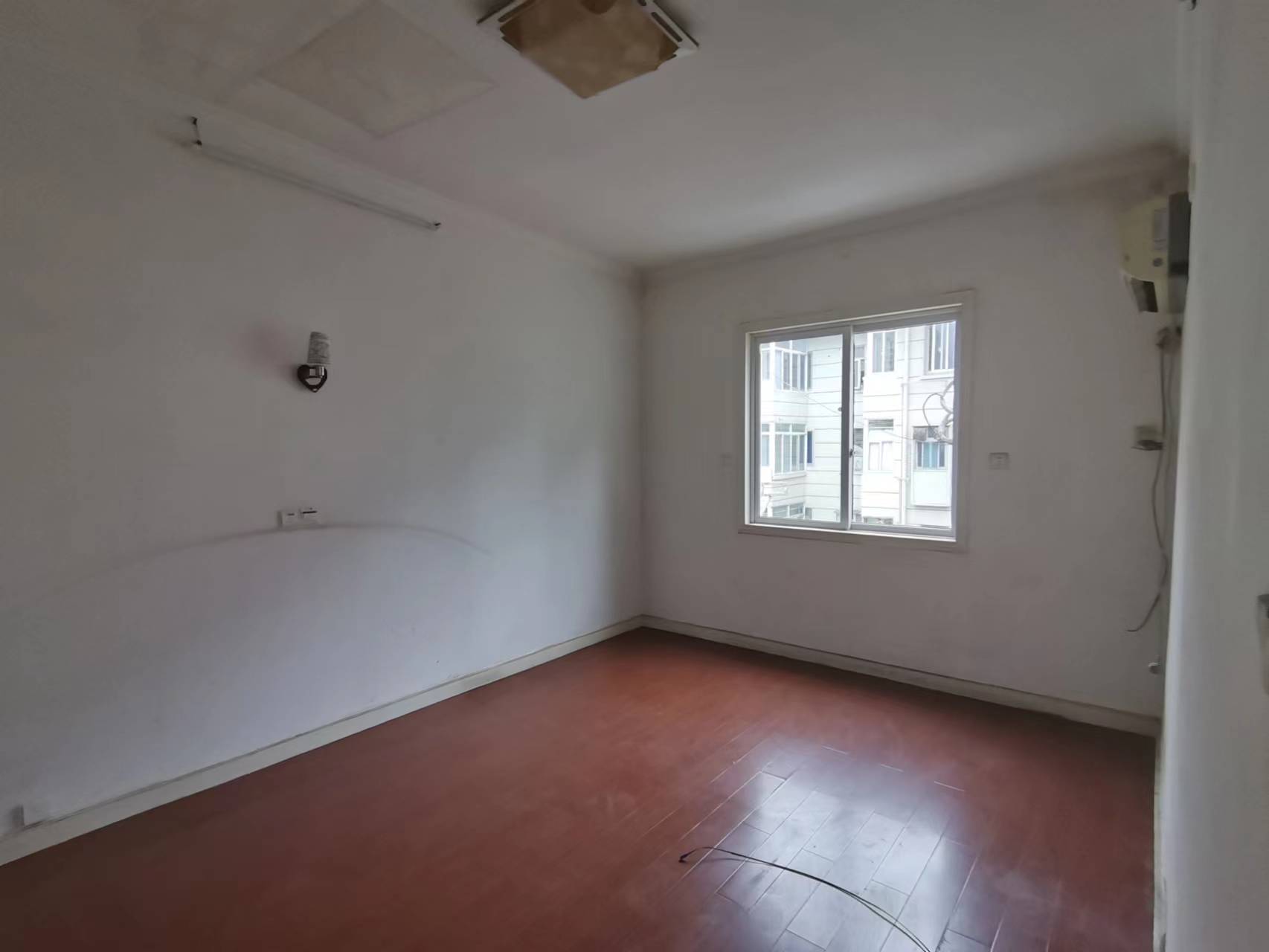 白家园 2室1厅1卫 65m&sup2;