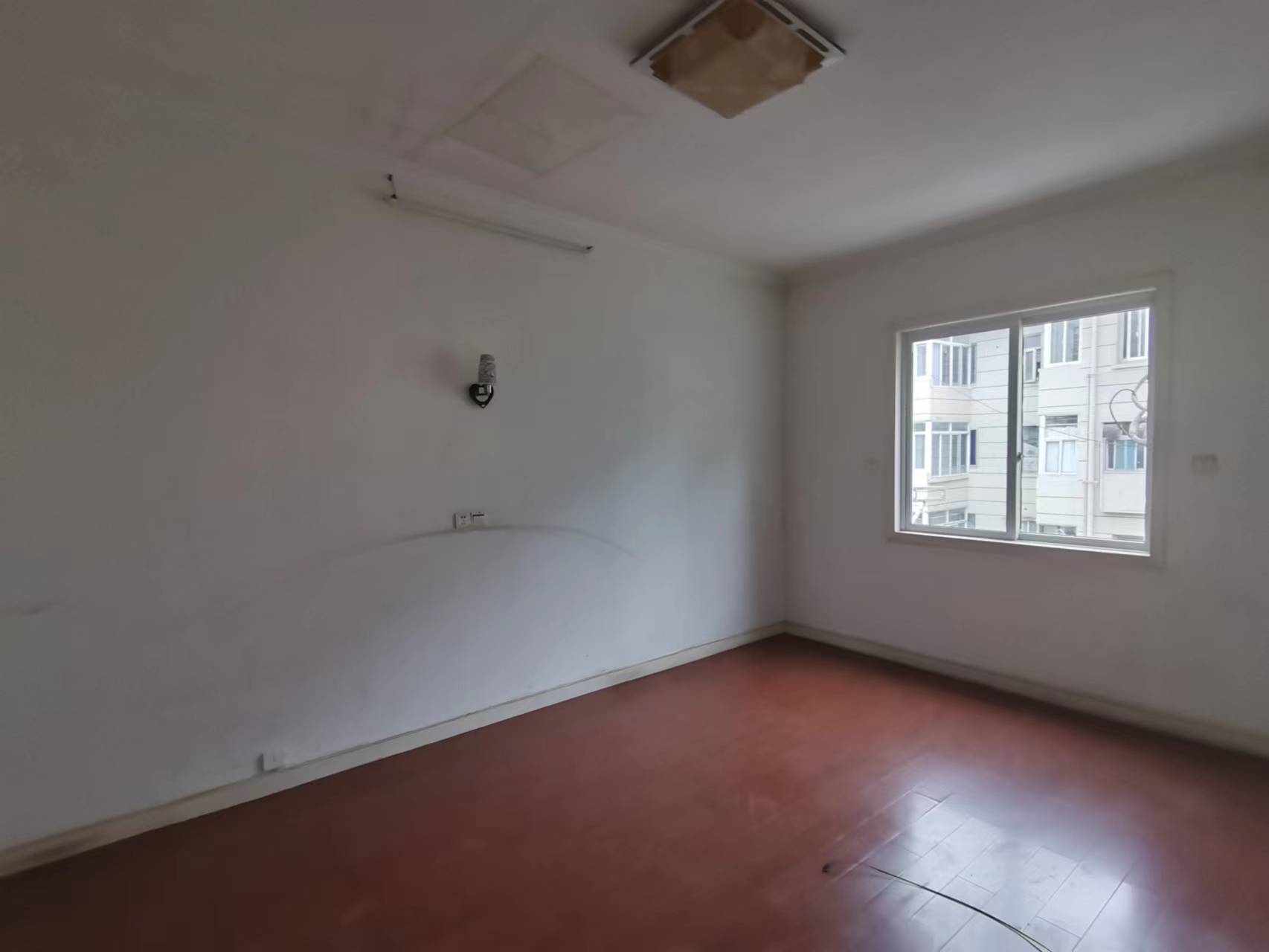 白家园 2室1厅1卫 65m&sup2;