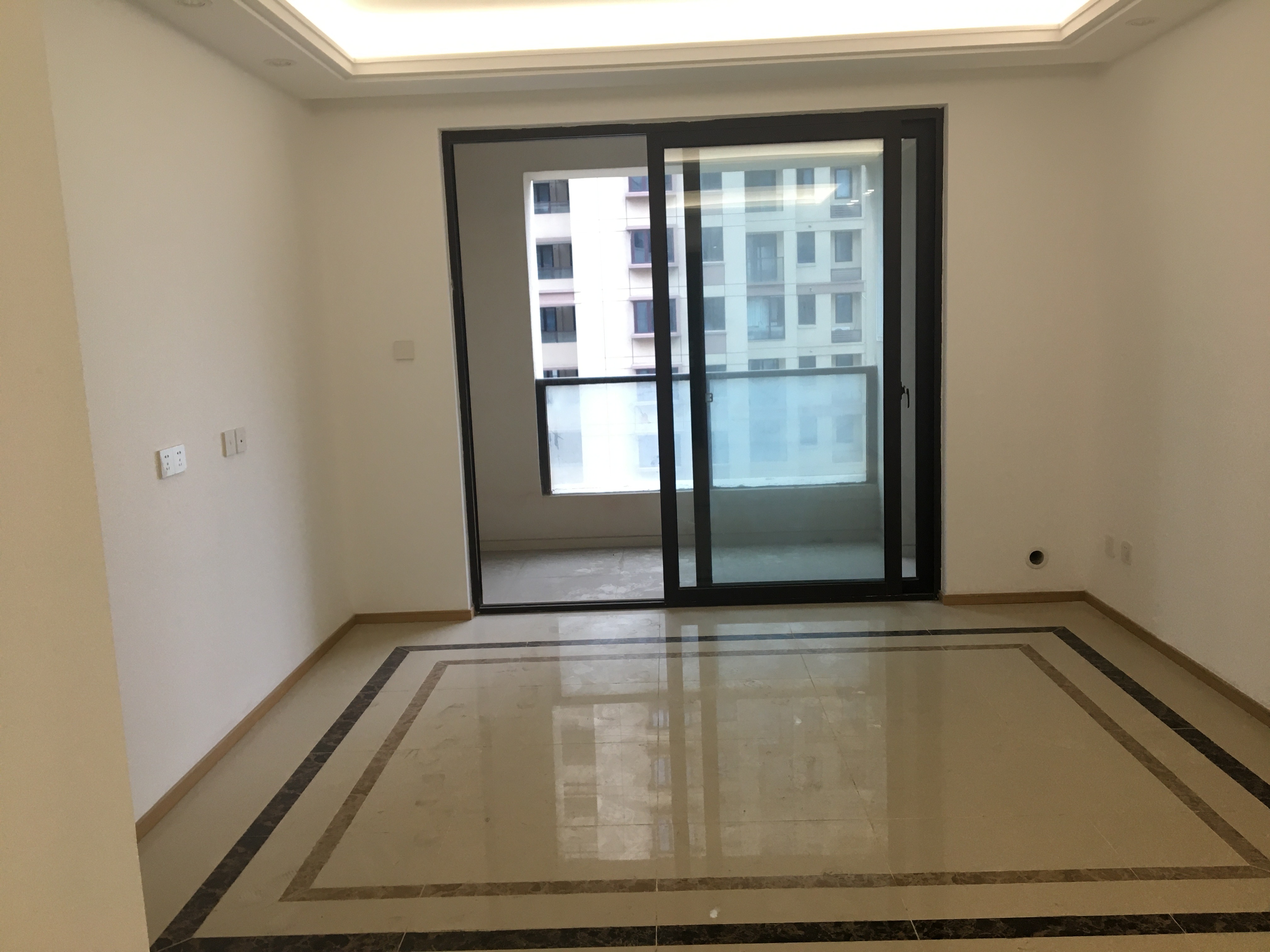 云樾东方 3室2厅1卫 95m&sup2;