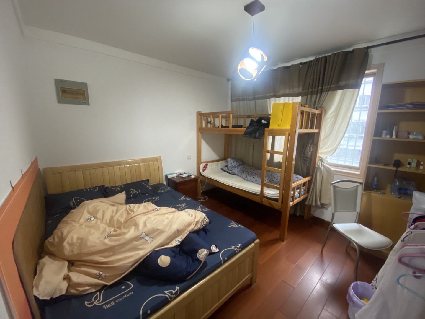 天都花苑 3室2厅1卫 137m&sup2;
