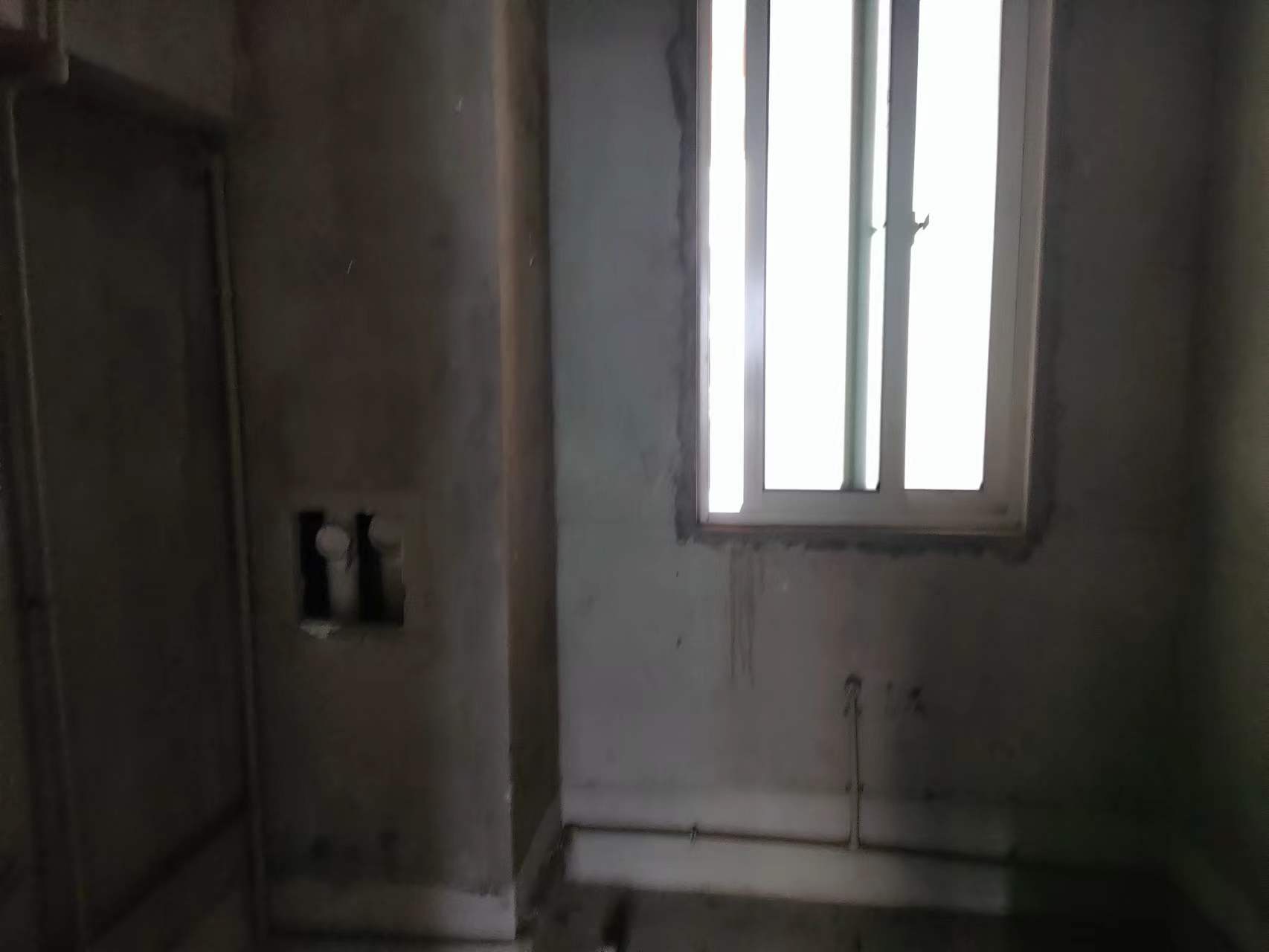 军山花园 4室2厅2卫 189m&sup2;