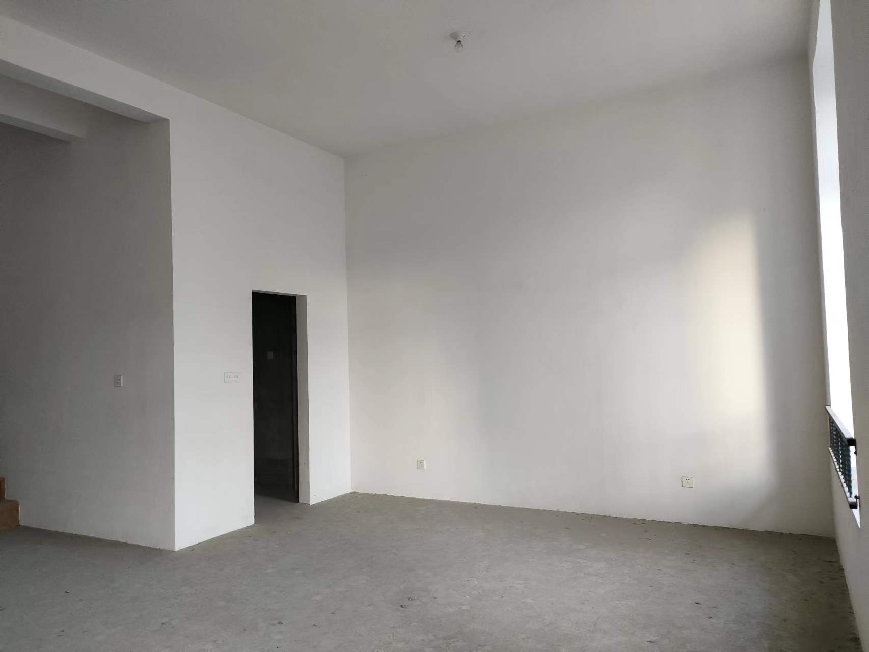 军山花园 4室2厅2卫 189m&sup2;