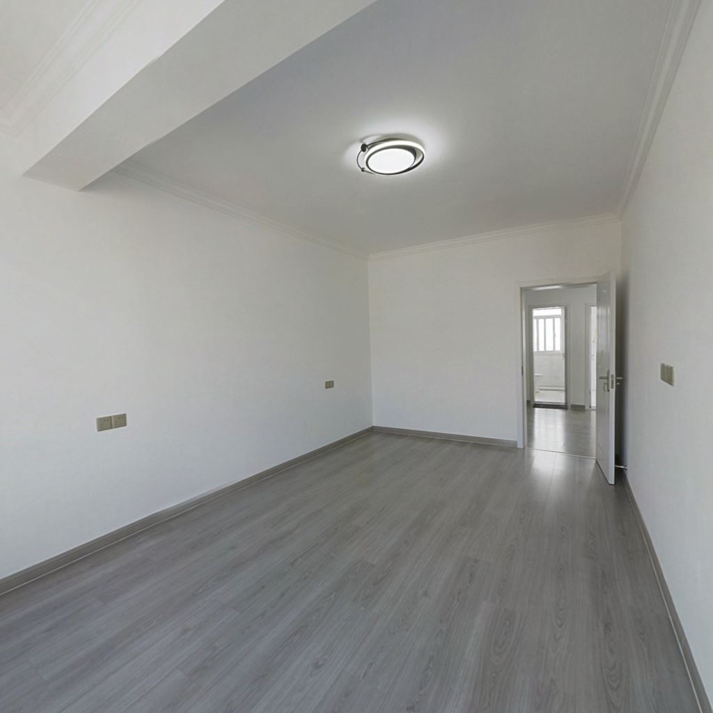 南川园新村 2室1厅1卫 65m&sup2;