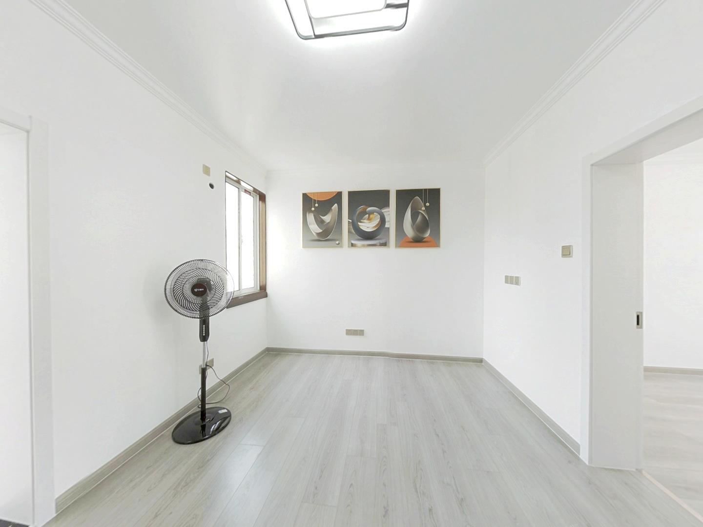 南川园新村 2室1厅1卫 65m&sup2;