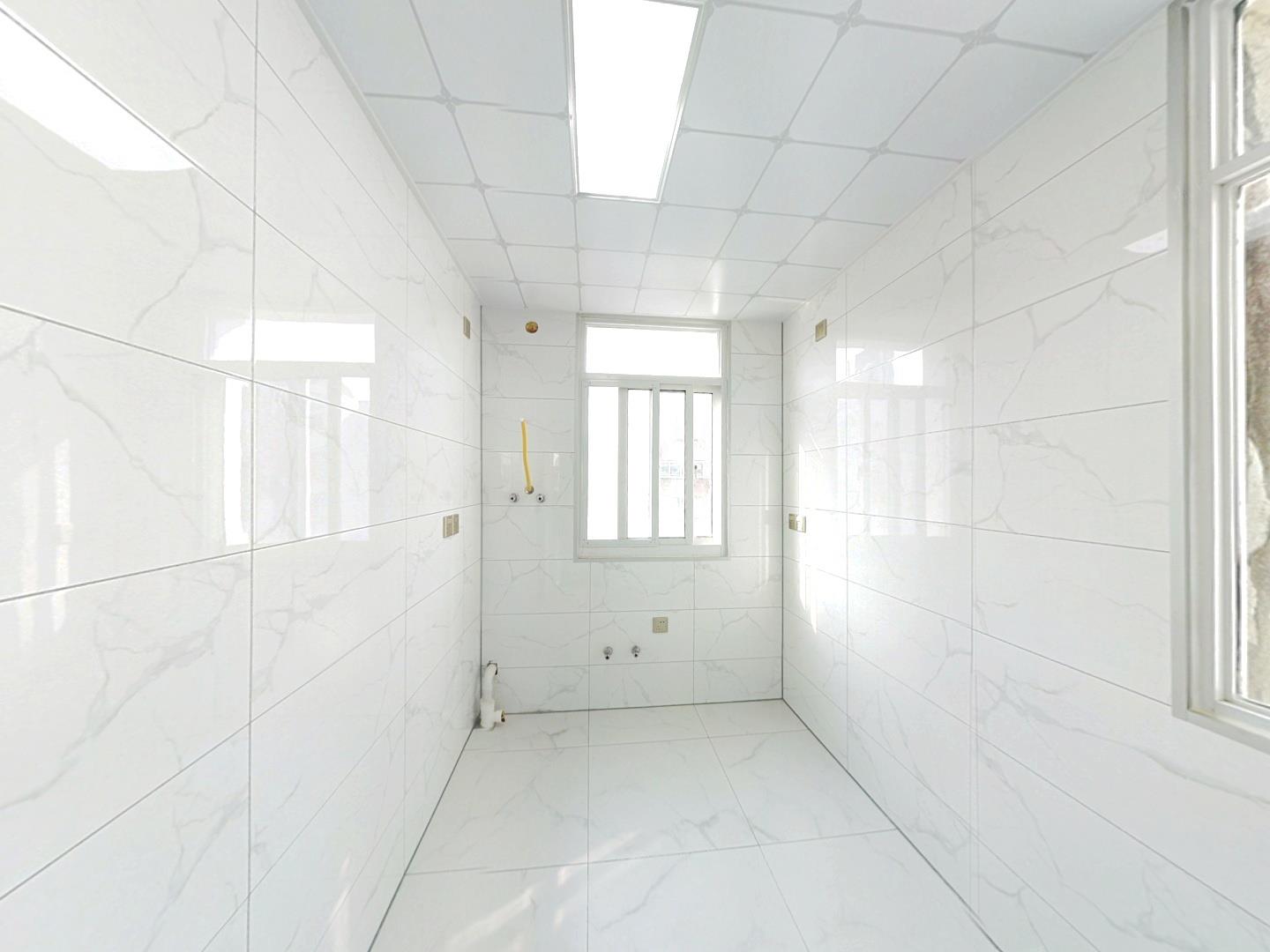 南川园新村 2室1厅1卫 65m&sup2;