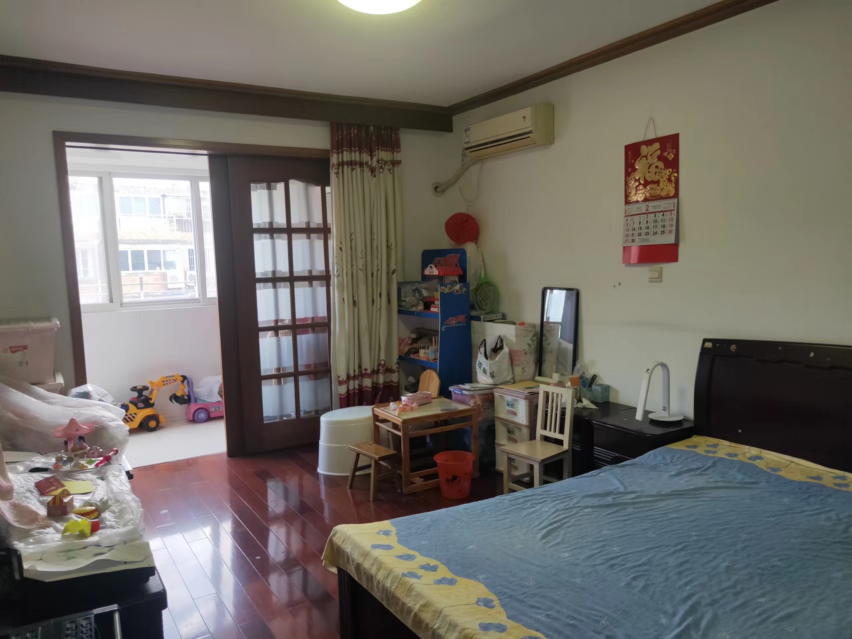 滨江花园 4室2厅2卫 90m&sup2;