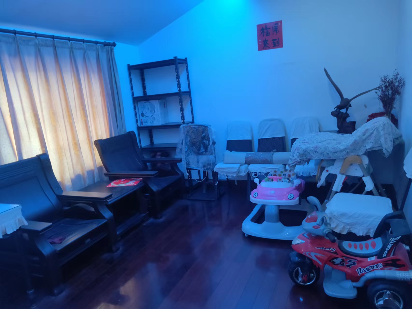滨江花园 4室2厅2卫 90m&sup2;
