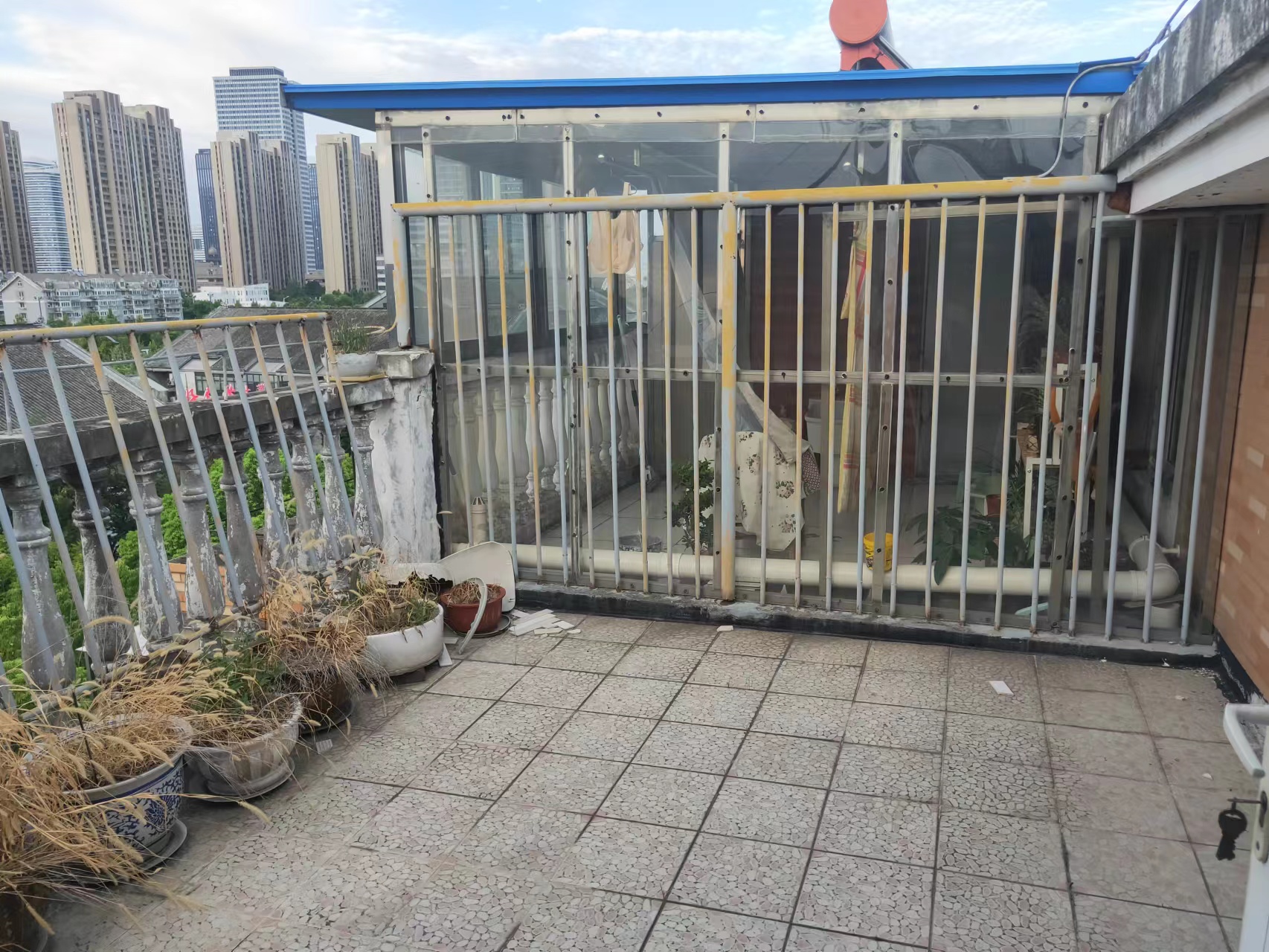 滨江花园 4室2厅2卫 90m&sup2;