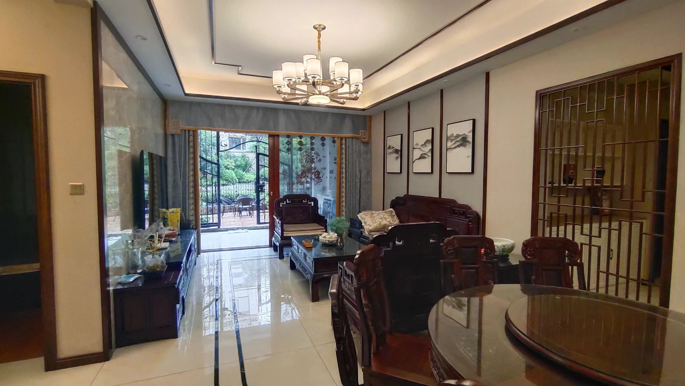军山花园4室2厅2卫 175.00m&sup2;