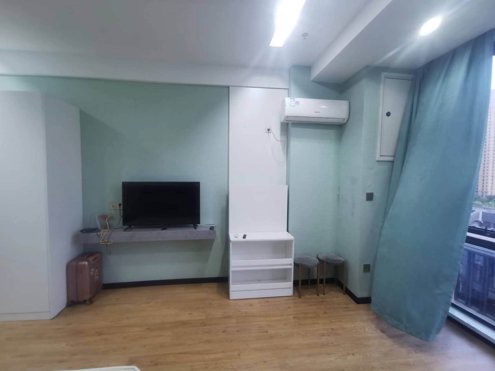 圆融堤调 1室1厅1卫 55.44m²