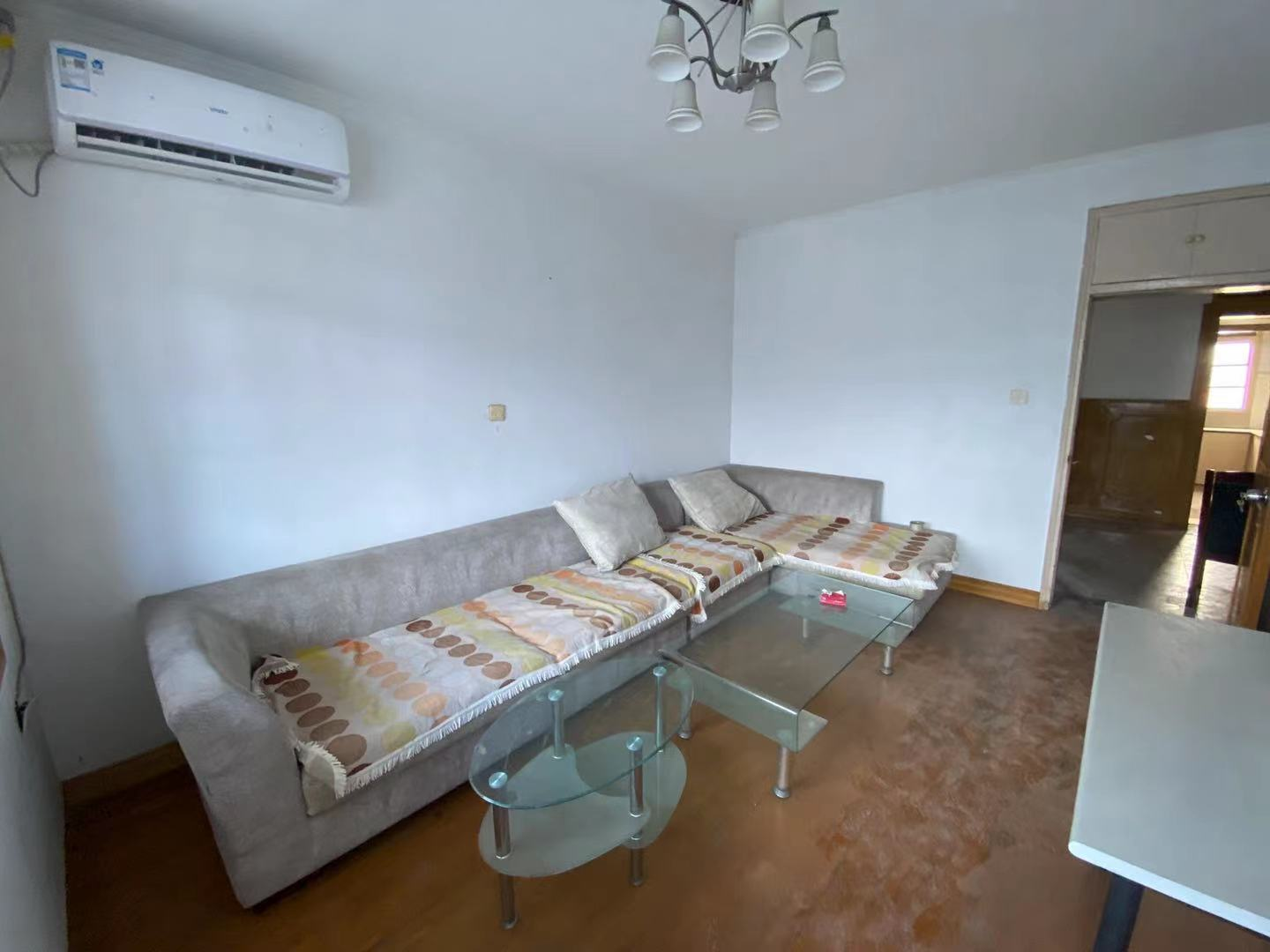 北濠桥新村 4室2厅2卫 132m&sup2;