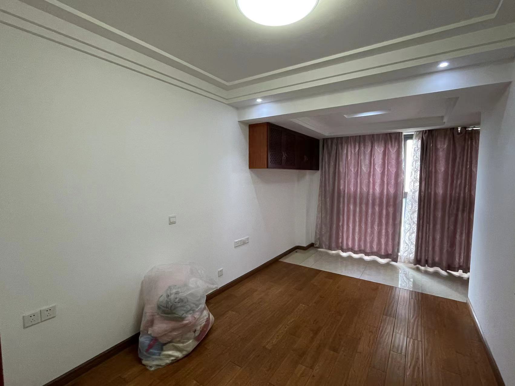 华强城一期 4室2厅2卫 159m&sup2;