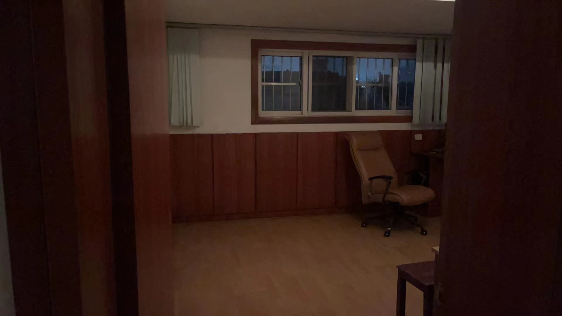 黎明花园 2室2厅2卫 141.10m&sup2;