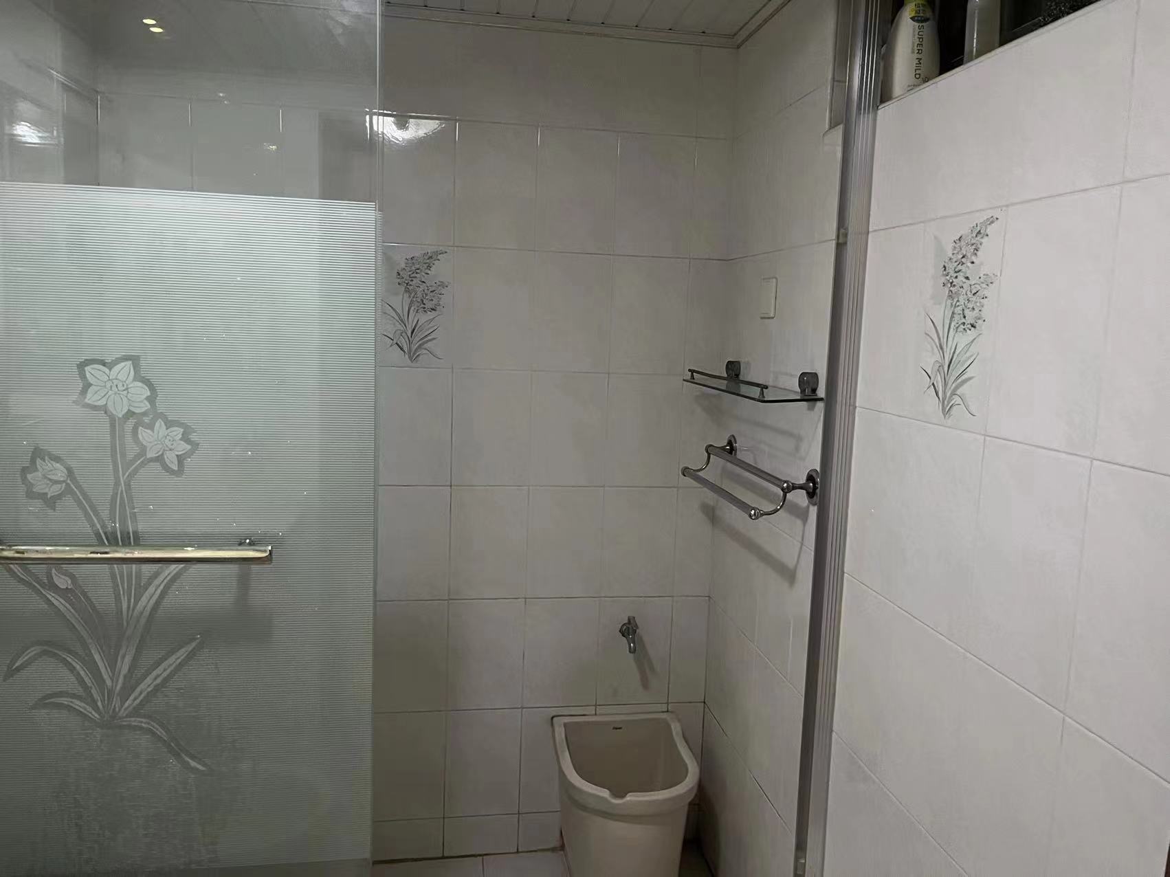 黎明花园 2室2厅2卫 141.10m&sup2;