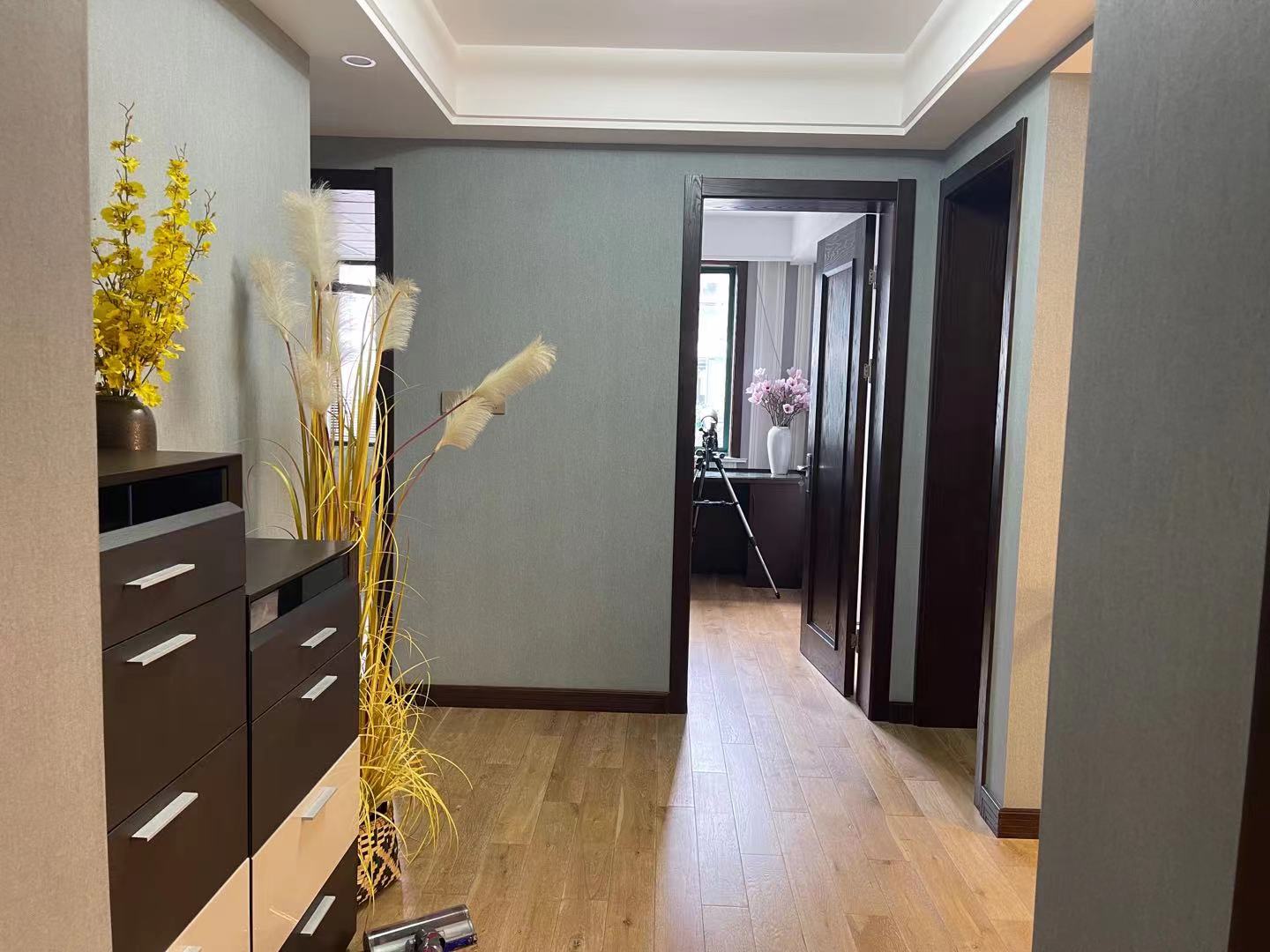 星湖花园 4室2厅2卫 212.8m&sup2;