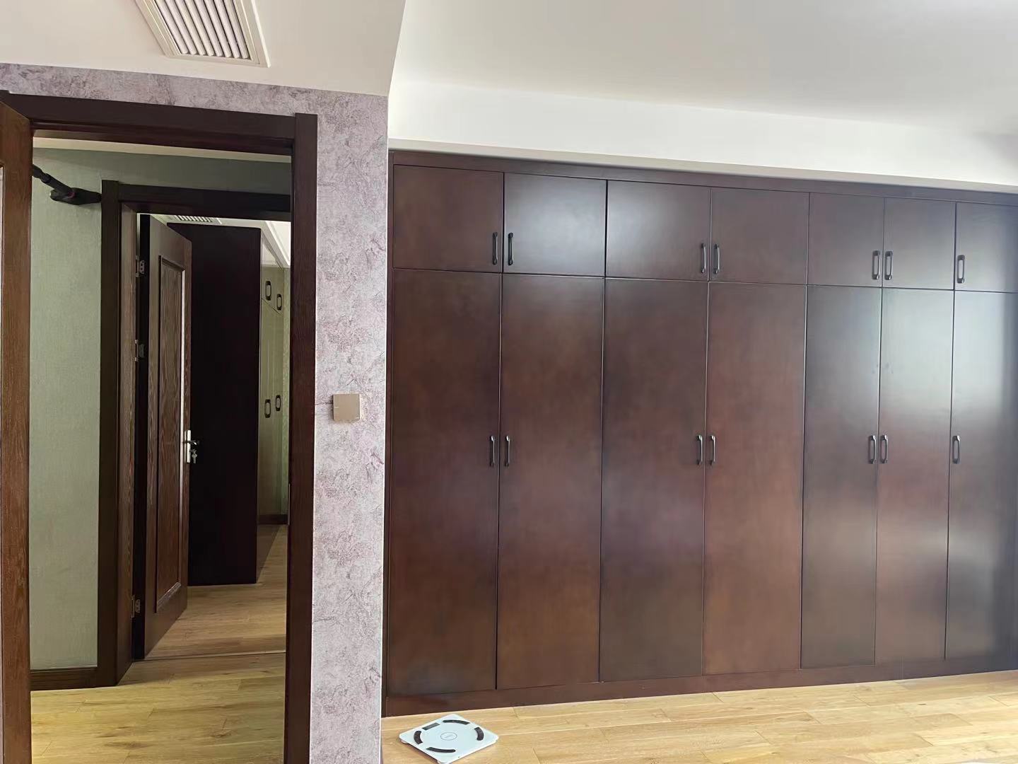 星湖花园 4室2厅2卫 212.8m&sup2;