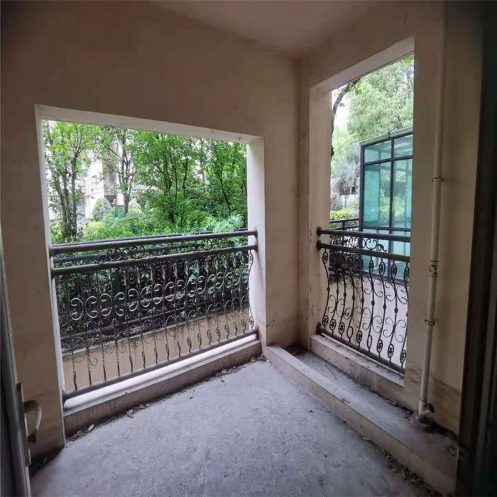 军山花园 3室2厅2卫 176m&sup2;