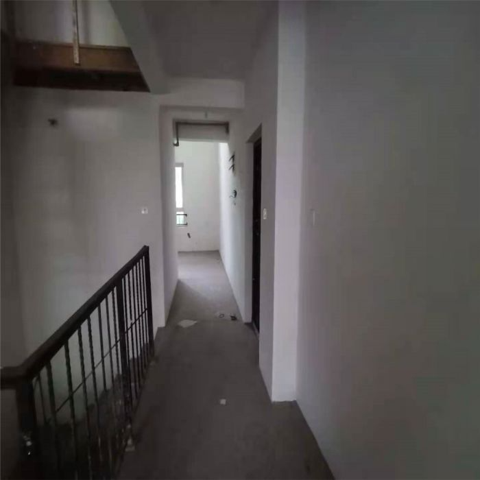 军山花园 3室2厅2卫 176m&sup2;