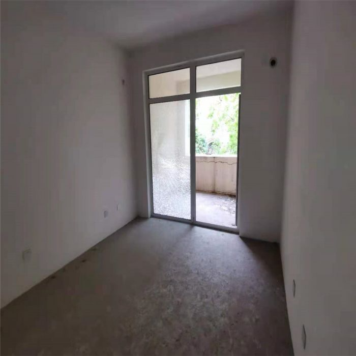 军山花园 3室2厅2卫 176m&sup2;