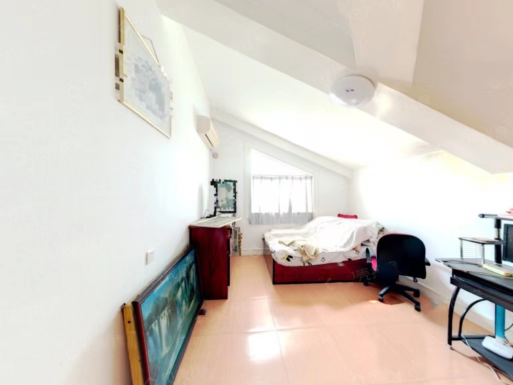 北濠桥东村 4室2厅3卫 181m&sup2;