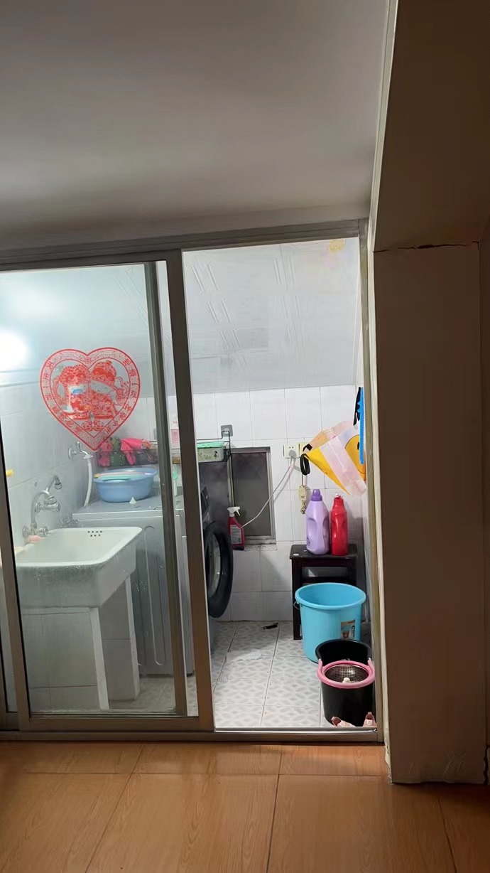 北濠桥东村 4室2厅3卫 181m&sup2;