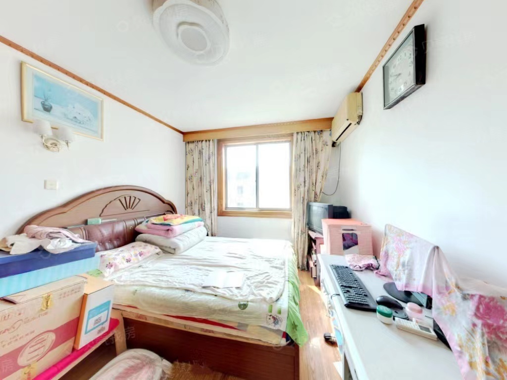 北濠桥东村 4室2厅3卫 181m&sup2;