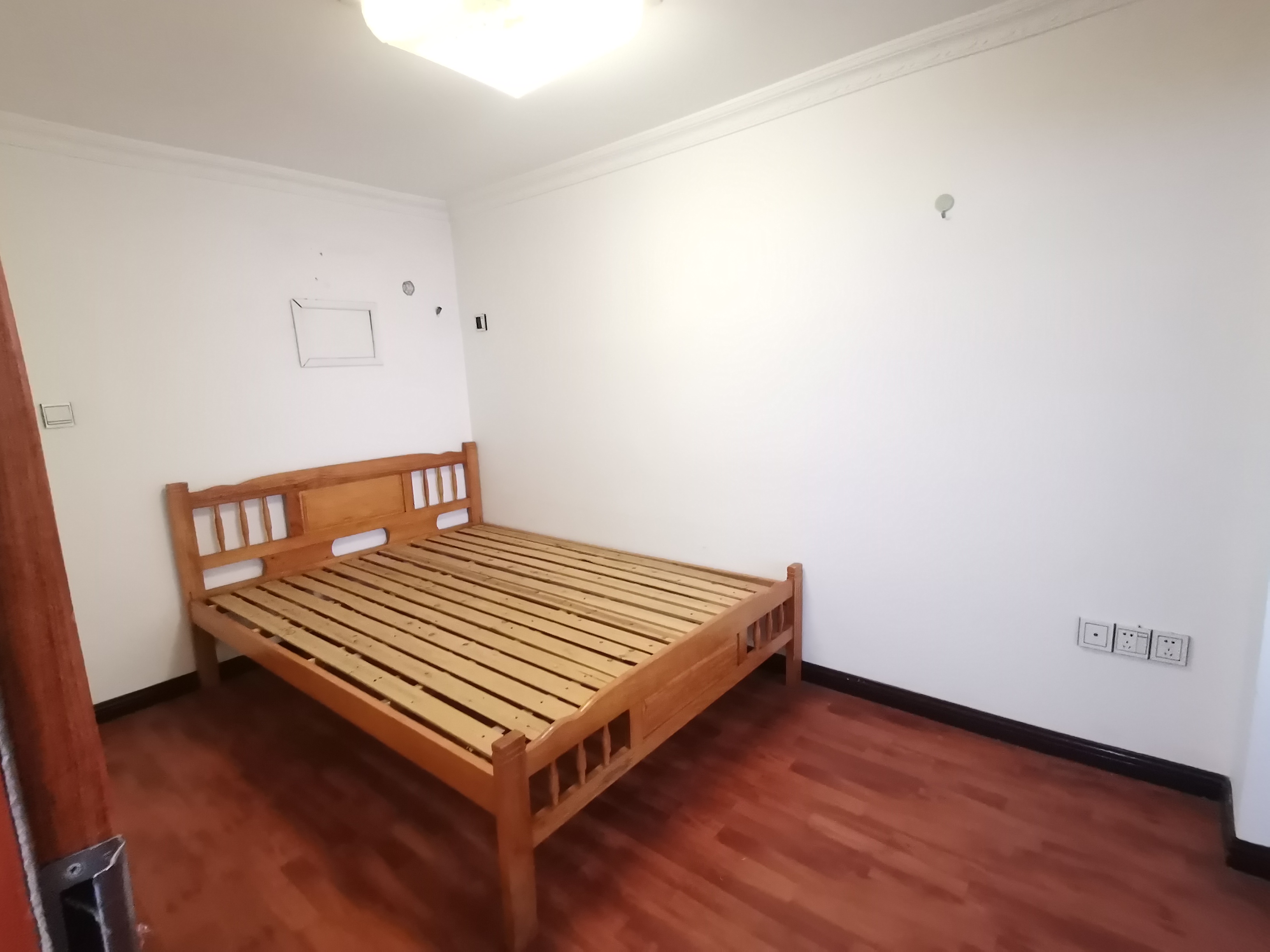 鸿运大厦 2室1厅1卫 65.00m&sup2;