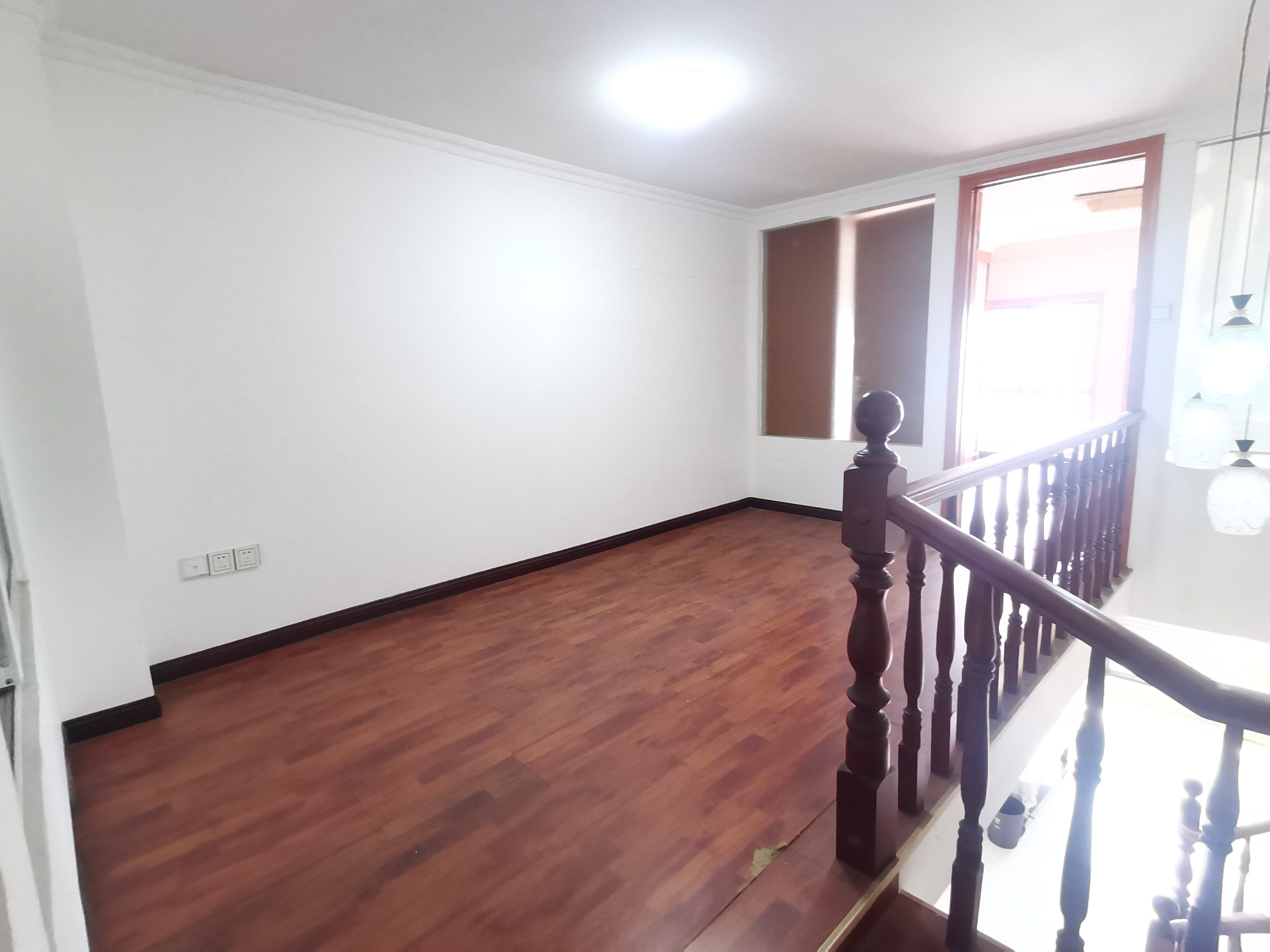 鸿运大厦 2室1厅1卫 65.00m&sup2;