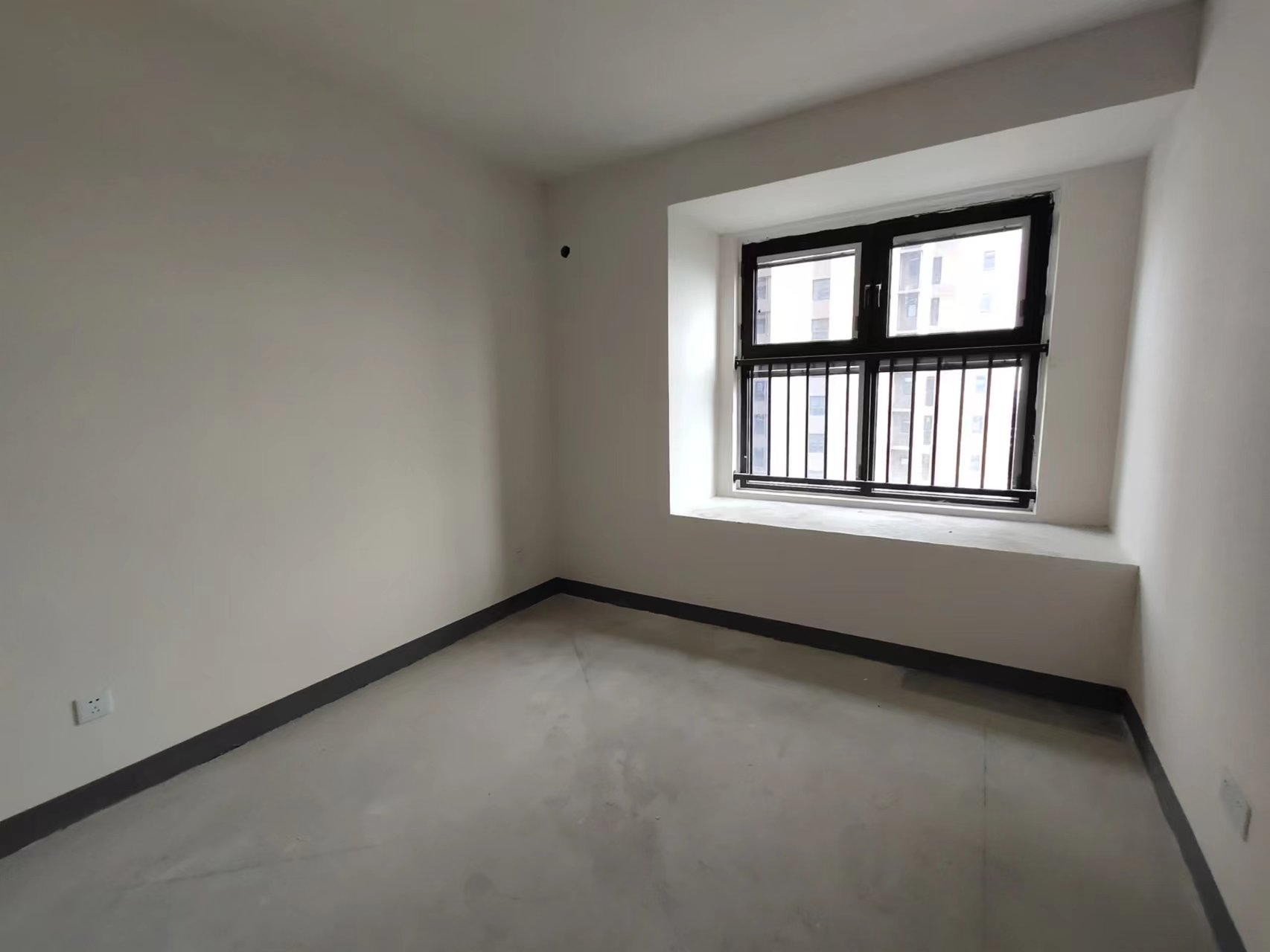 绿地新里城 3室2厅2卫 115m&sup2;