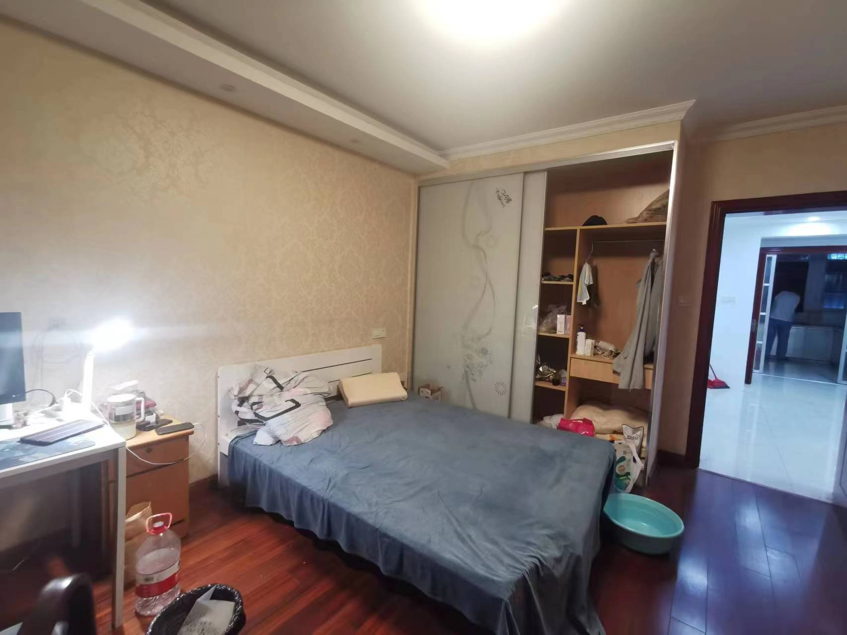 城山家园 4室2厅1卫 144m&sup2;