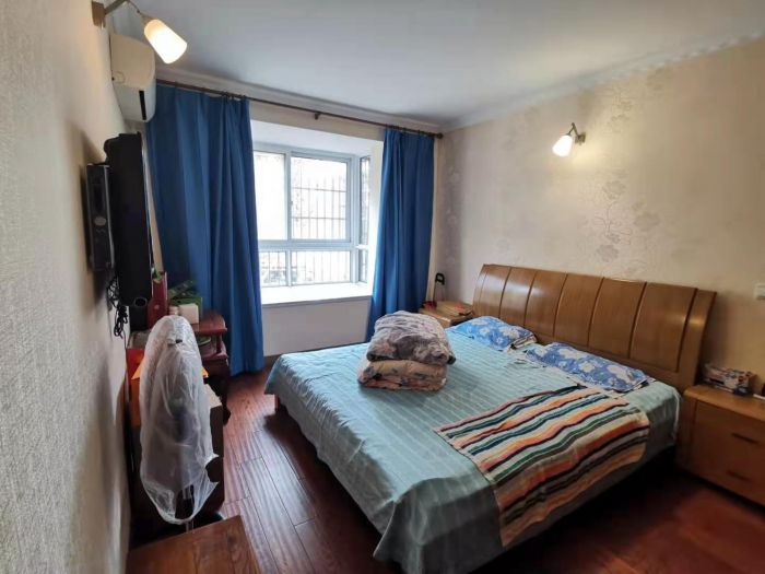新东方花苑 4室2厅2卫 147m&sup2;