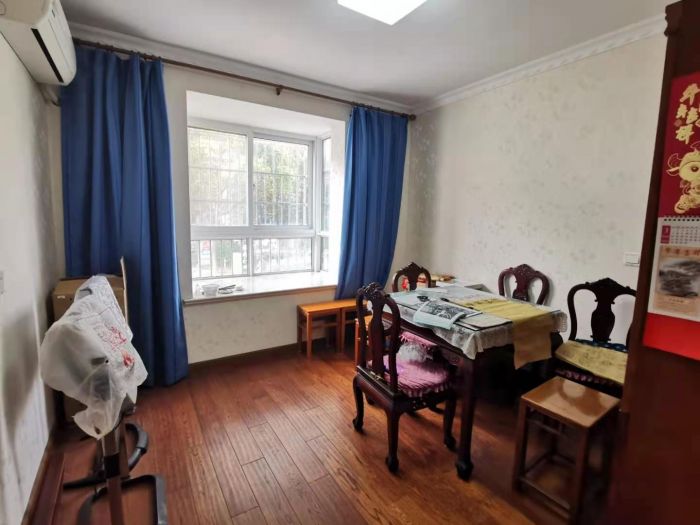 新东方花苑 4室2厅2卫 147m&sup2;