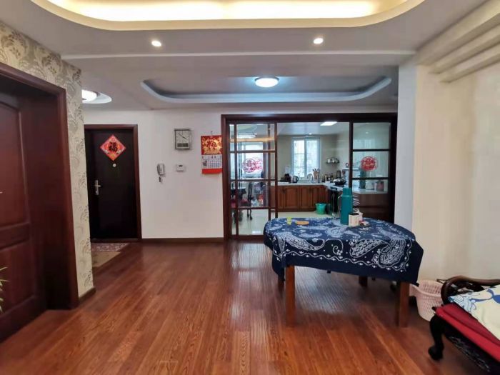 新东方花苑 4室2厅2卫 147m&sup2;