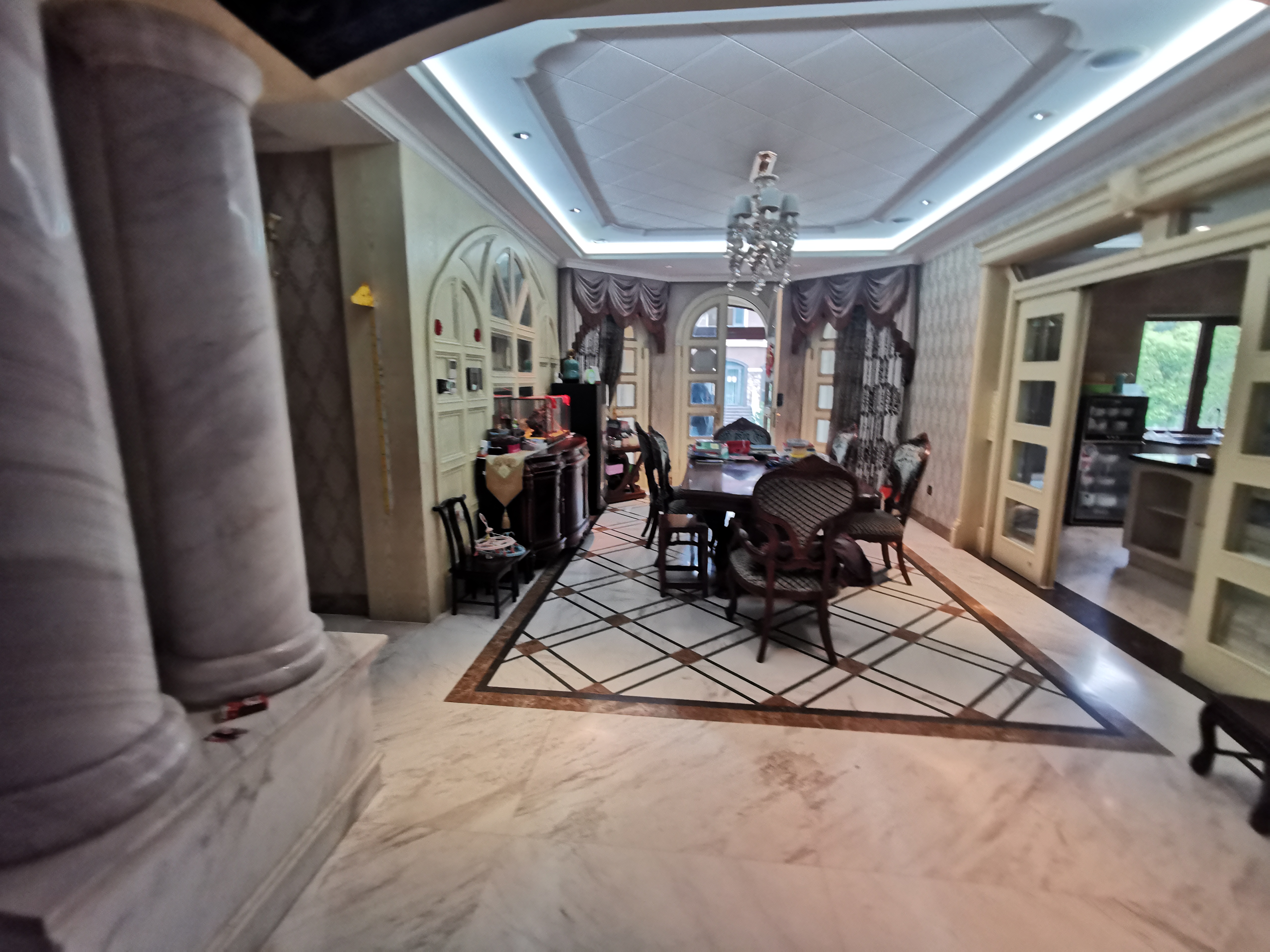 兆丰嘉园 5室2厅3卫 325.00m&sup2;