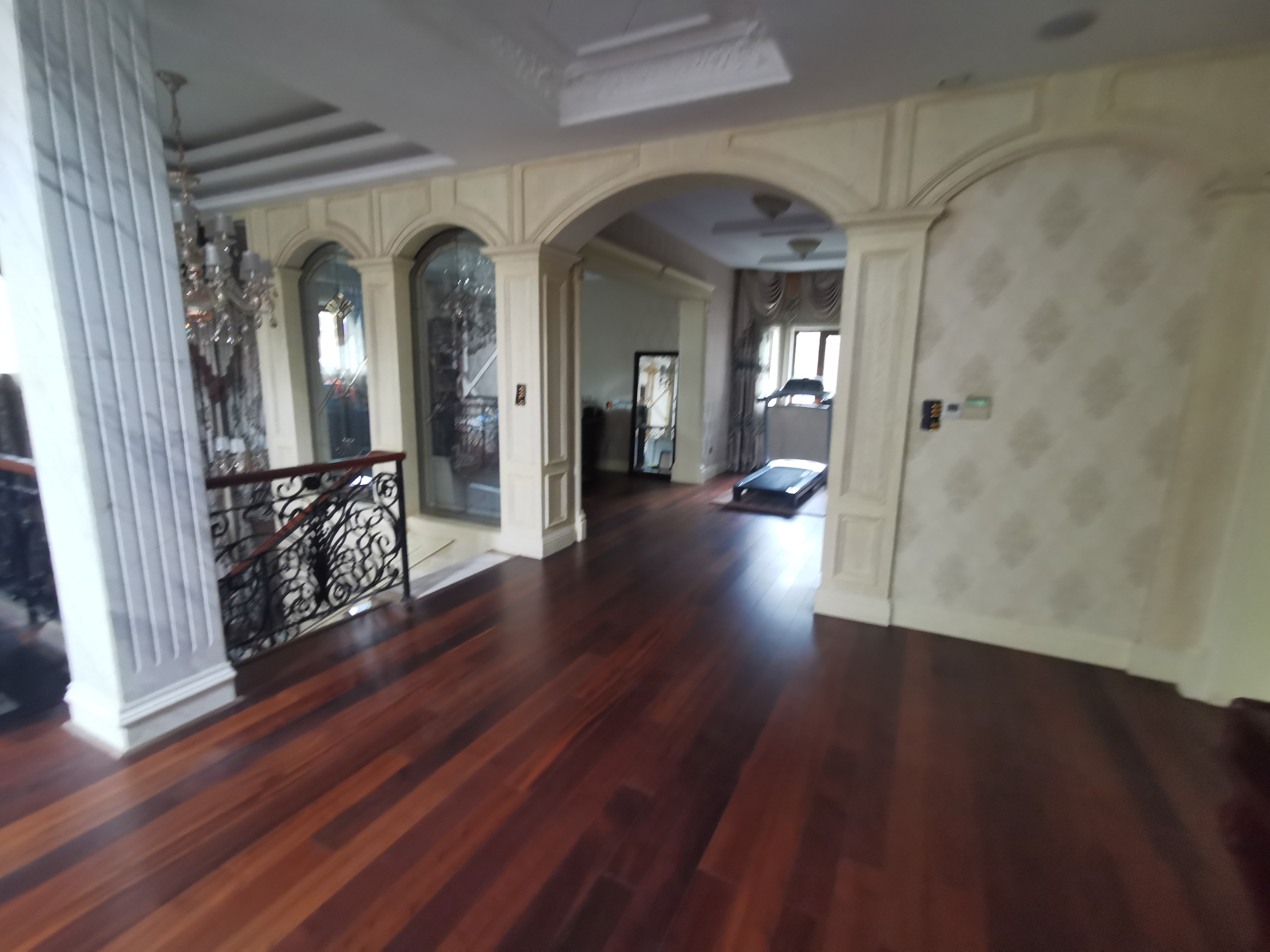 兆丰嘉园 5室2厅3卫 325.00m&sup2;