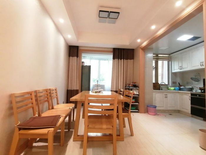 中南世纪花城一期 3室2厅2卫 140m&sup2;