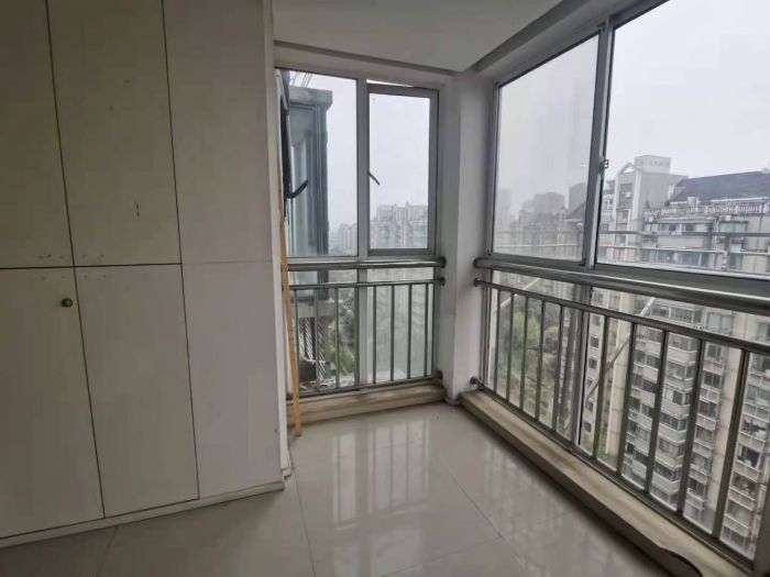 苏建花园城 4室2厅2卫 175m&sup2;