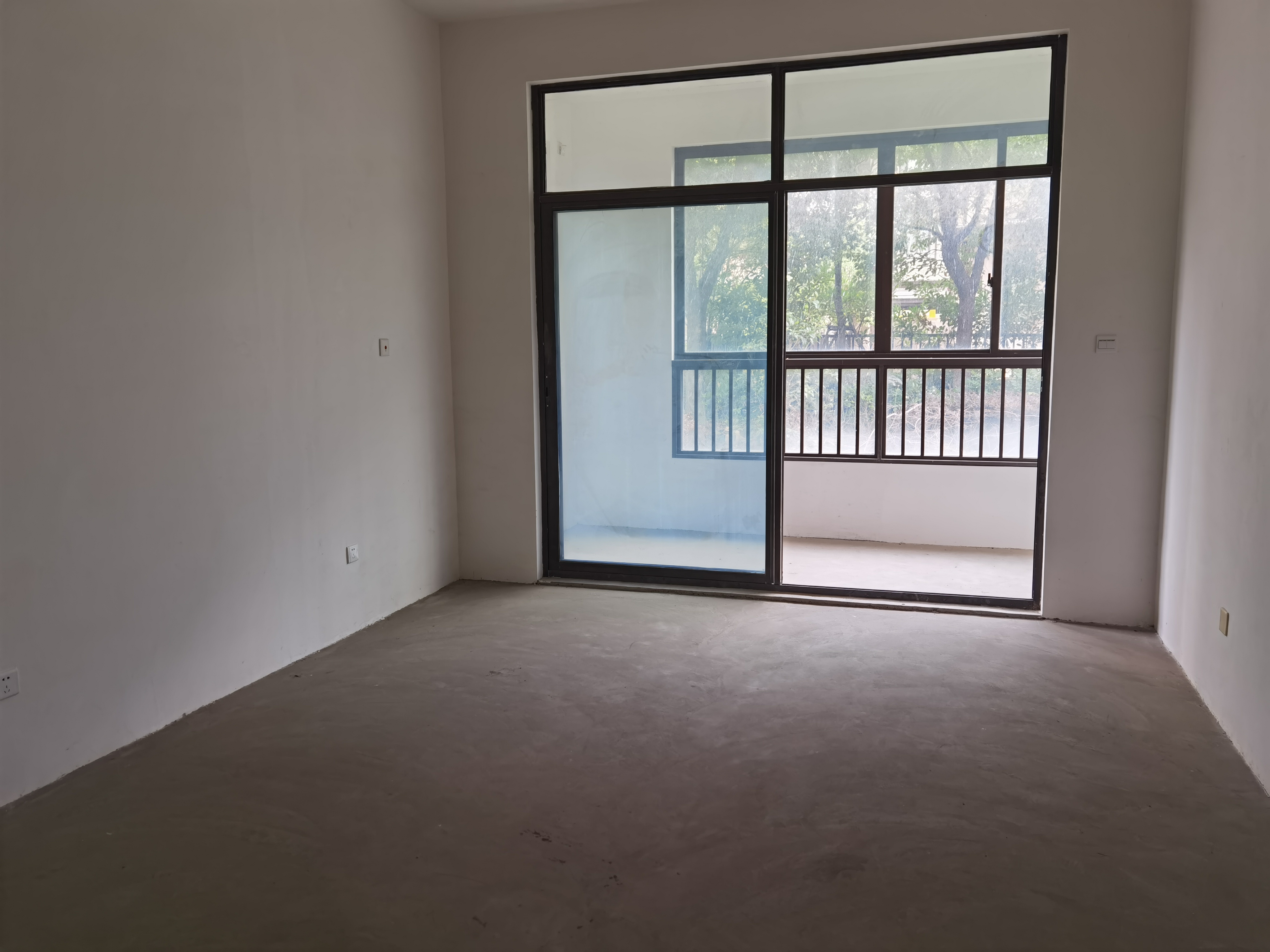 万濠山庄 3室2厅2卫 141m&sup2;