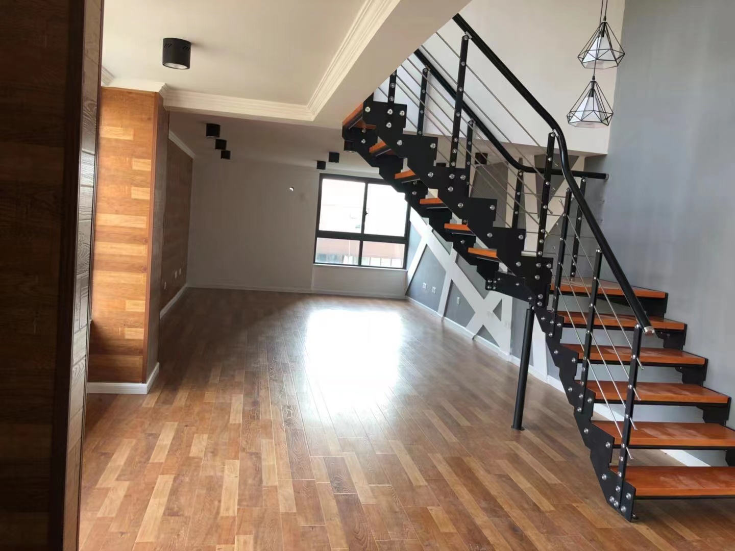 中江国际广场 6室3厅2卫 150m&sup2;