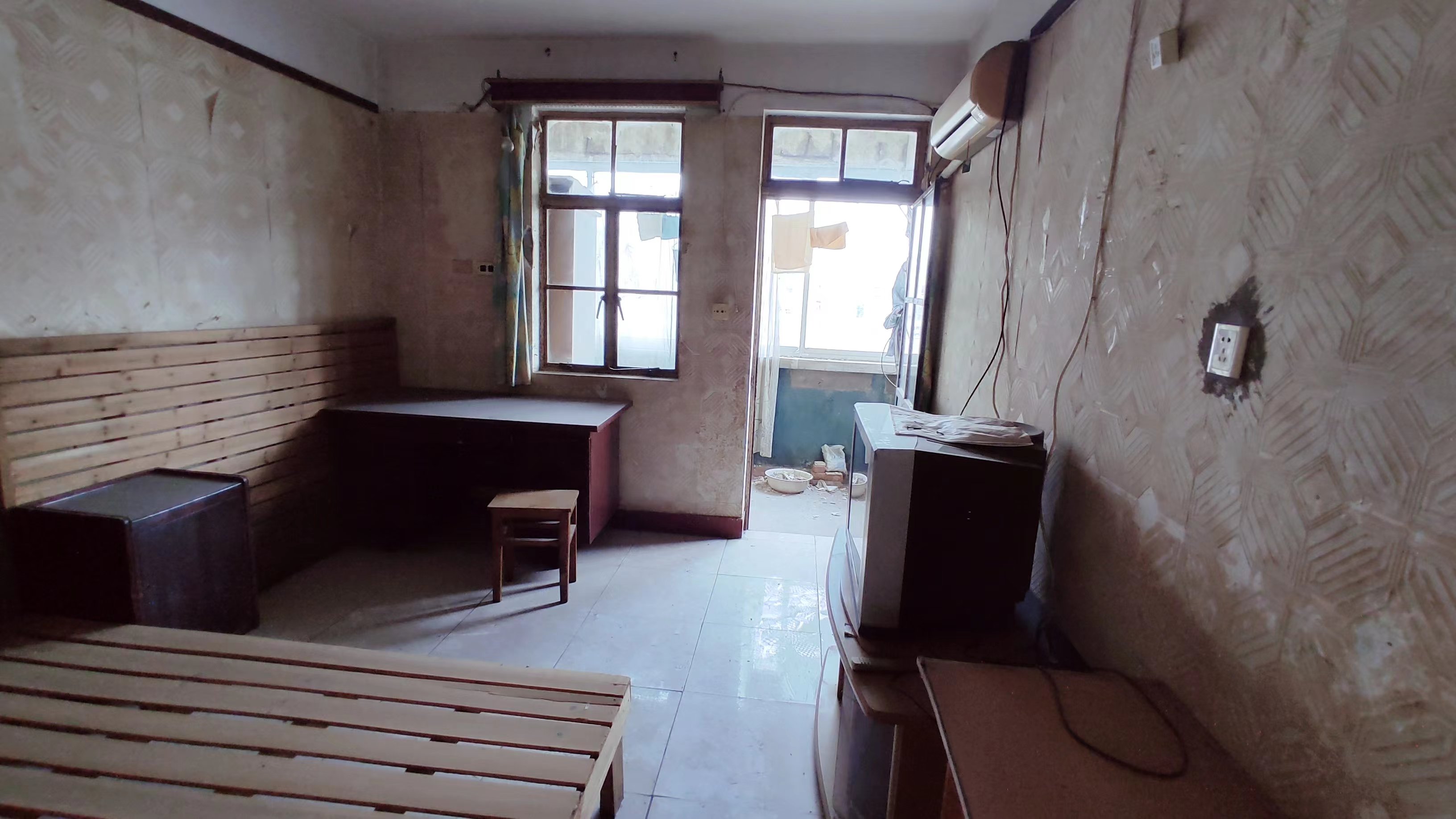 虹桥西村 1室1厅1卫 44m²